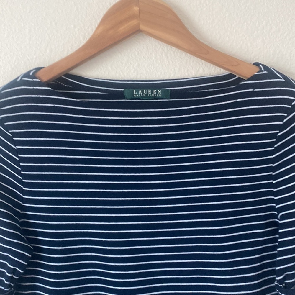 Lauren by Ralph Lauren Women’s Short Sleeve Navy&White Pinstripe Top Size Medium - Picture 3 of 6